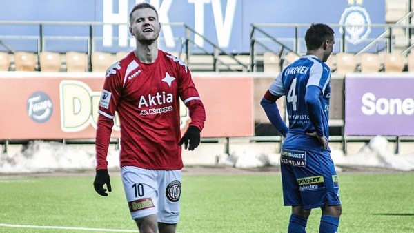 Viime kauden liigan maalipörssin kakkonen Juho Mäkelä iski avausmaalin RoPSin verkkoon. Osuma oli ”Kirurgin” ensimmäinen punapaidoissa. Tilannetta harmittelee RoPS-kapteeni Antti Okkonen. 